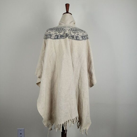Vintage Mayan Calendar Poncho Cape Cream Wool Shawl Fringe Rustic Ethnic 70s - Picture 3 of 9